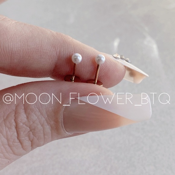 Tiny Rose Gold Pearl Earrings - Picture 5 of 8